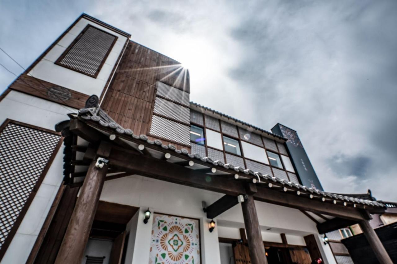 Hotelarrive Jeonju Sihwayeonpung Екстер'єр фото