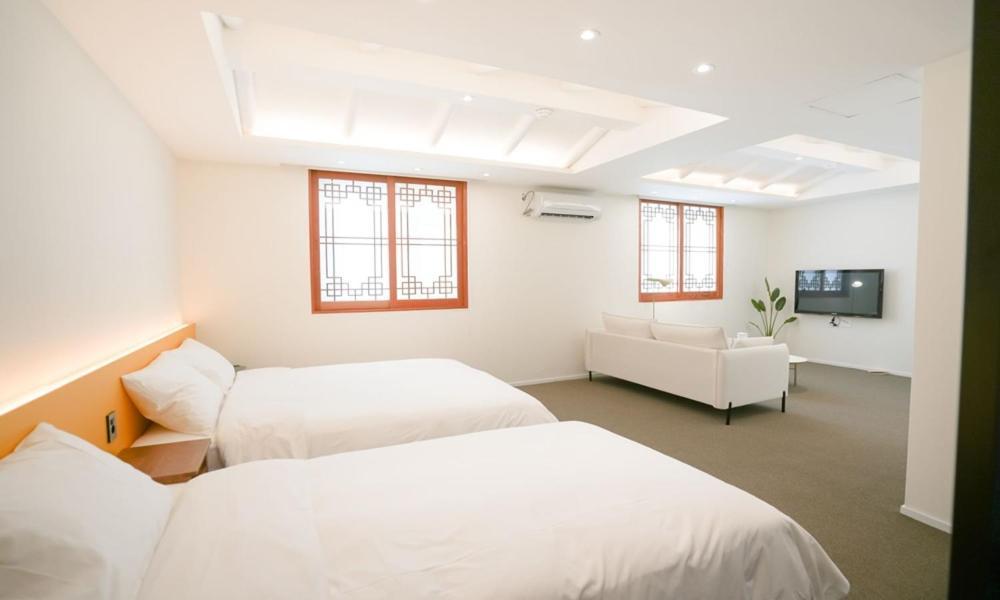 Hotelarrive Jeonju Sihwayeonpung Екстер'єр фото